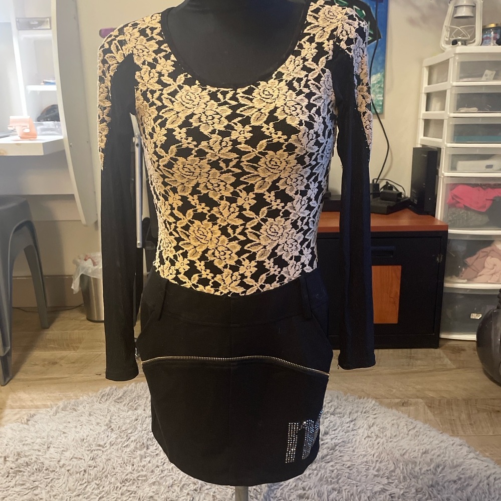 Banina Long Sleeve Lace & Velvet Dress